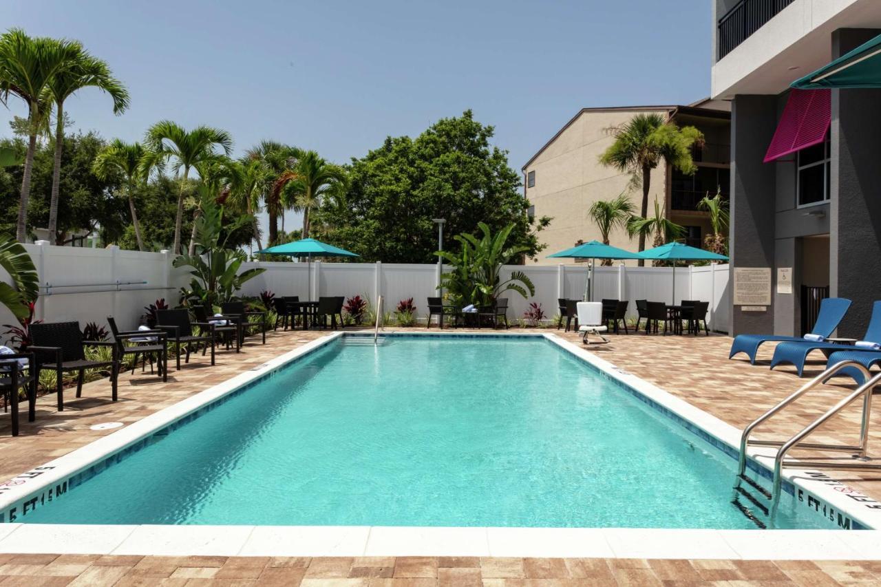 Hampton Inn Dunedin, Fl Exterior foto